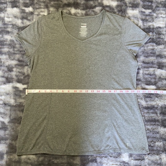 🌟Danskin Now Solid Gray Semi-Fitted V-Neck Short Sleeve Shirt Size XL/XG(16-18) - Picture 2 of 6